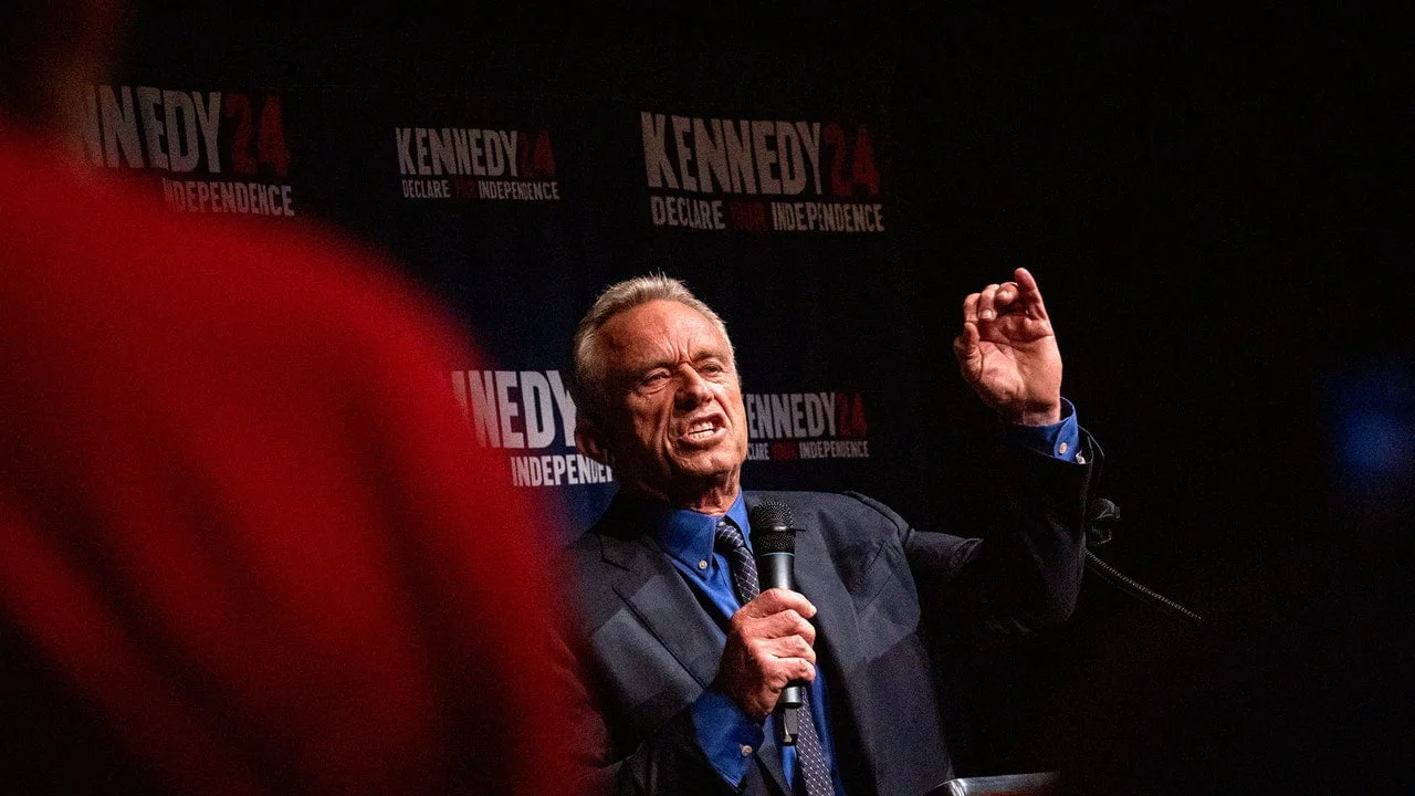 „Există o mare îngrijorare”: Lumea lui Trump se teme că RFK Jr. va juca rolul de spoiler în 2024