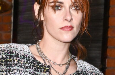 Când și-a făcut Kristen Stewart aceste șuvițe portocalii ciudate? Vezi fotografii