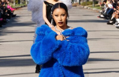 Cardi B arată ca o altă persoană cu sprâncenele subțiri ca un brici din anii ’90 – Vezi fotografiile