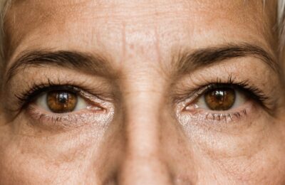 Chiar și globii oculari pierd colagen pe măsură ce îmbătrânești