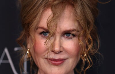 Șuvițele crețe ale lui Nicole Kidman nu țin cont de câmpul ei vizual – Vezi poze