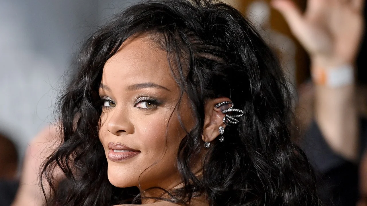 Rihanna tocmai a doborât recordul pentru cele mai drăguțe chifle spațiale din toate timpurile – Vezi fotografiile
