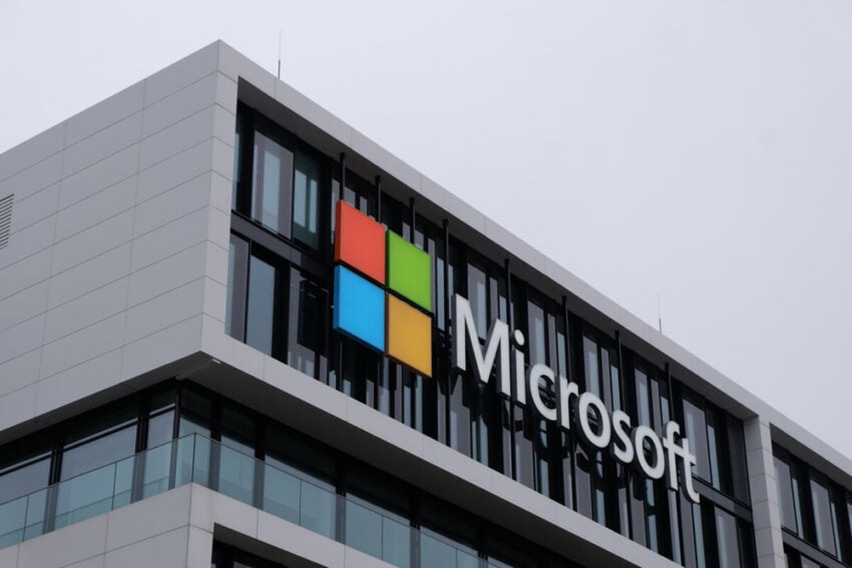 Amazon și Google se plâng la autoritatea britanică de reglementare a concurenței că Microsoft deține controlul asupra cloud-ului