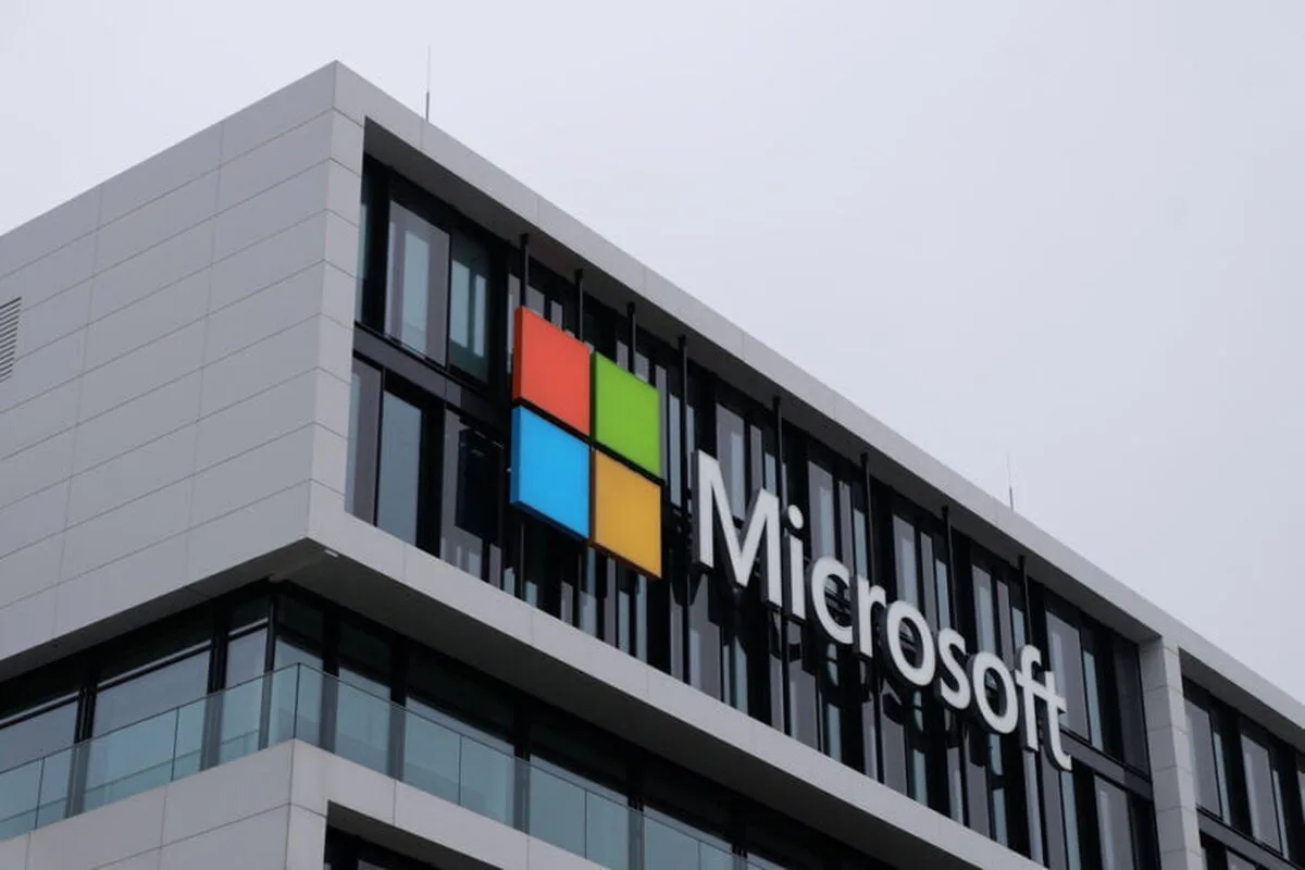 Amazon și Google se plâng la autoritatea britanică de reglementare a concurenței că Microsoft deține controlul asupra cloud-ului