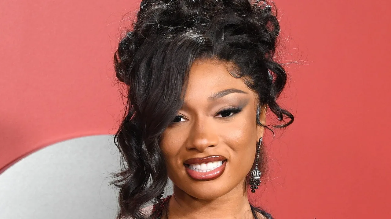 Megane Thee Stallion a transpus toastul NYE într-un look al naibii de reușit – Vezi fotografiile