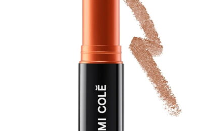 Stickul Ami Colé Skin Enhancing a reînviat dragostea noastră pentru stickurile de fond de ten