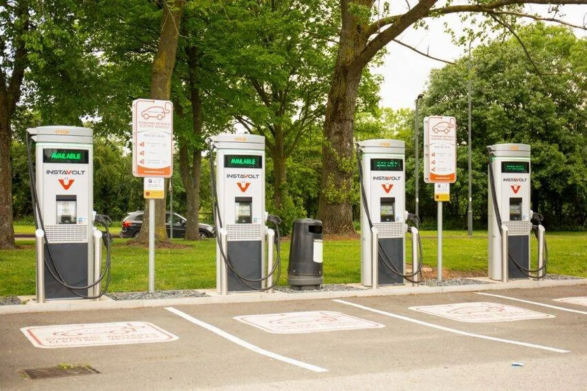Cea mai mare rețea de încărcare a vehiculelor electrice din Marea Britanie anunță o finanțare semnificativă din partea EQT Infrastructure