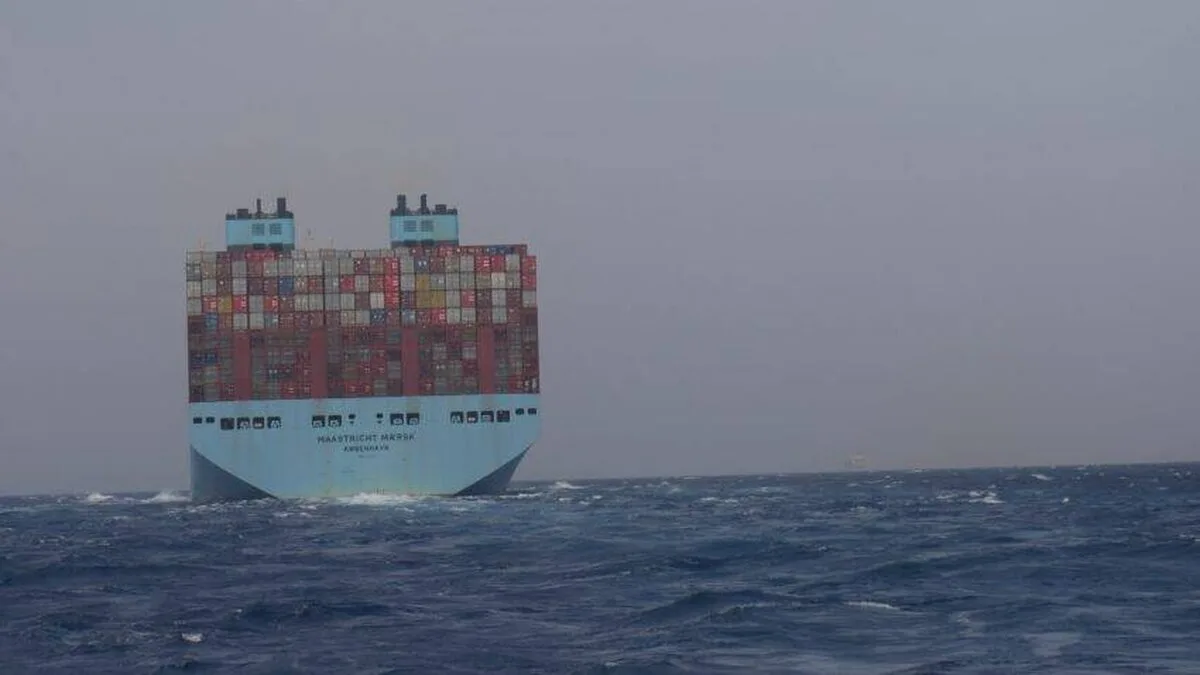 Prețul petrolului s-ar putea dubla dacă atacurile de transport maritim din Marea Roșie continuă, avertizează Goldman Sachs