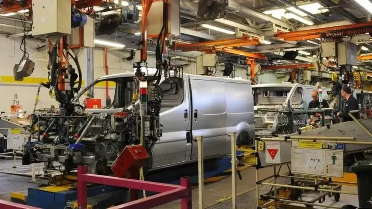 Vauxhall va construi furgonete electrice la uzina din Luton începând din 2025