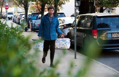 Campania CeraVe a lui Michael Cera este dovada că avem nevoie de mai mulți mici ciudați în marketingul de frumusețe