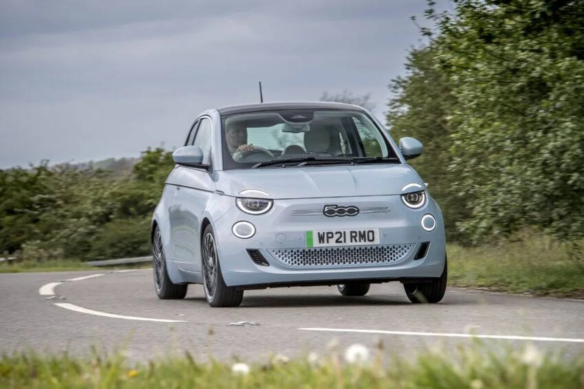 Fiat îndeamnă guvernul să restabilească subvențiile pentru mașinile electrice, pe fondul încetinirii vânzărilor