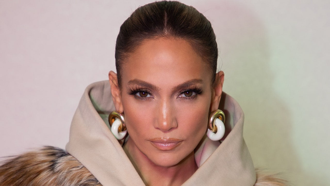 Nu-mi amintesc ultima dată când Jennifer Lopez a purtat o manichiură atât de strălucitoare – Vezi foto