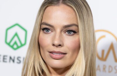 Unghiile lui Margot Robbie de la SAG Award au fost inspirate de pantofii Vintage Barbie – Vezi fotografiile