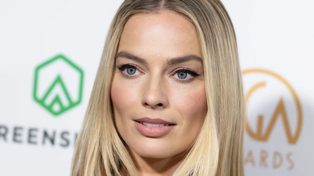 Unghiile lui Margot Robbie de la SAG Award au fost inspirate de pantofii Vintage Barbie – Vezi fotografiile