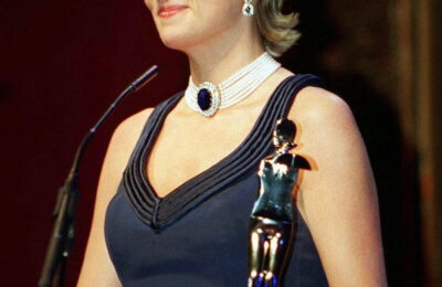 Florence Pugh a remixat tunsoarea Mixie a Prințesei Diana pentru 2024 – Vezi poze