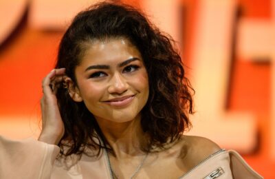 Mă simt așa de bine cu Zendaya’s Naturally Curly Lob – Vedeți fotografiile