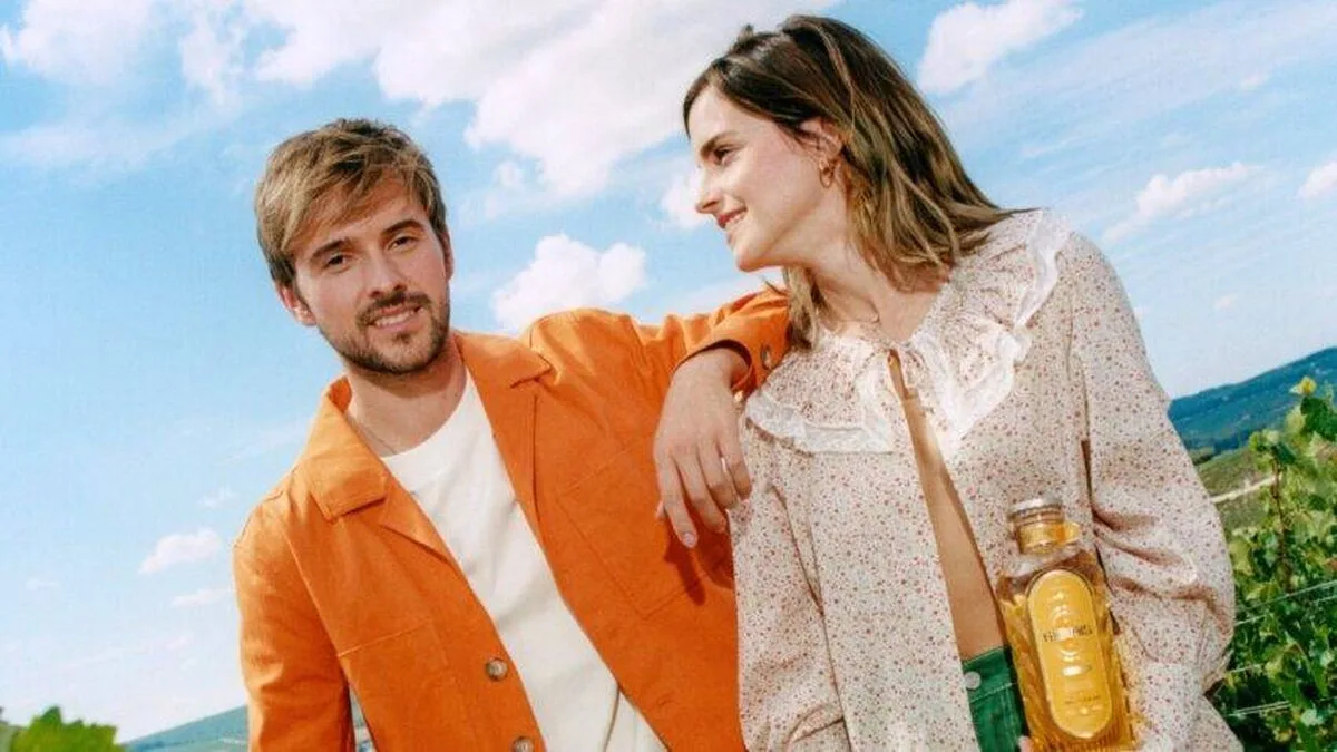 Starul Harry Potter, Emma Watson, adaugă magie la producția de gin de familie