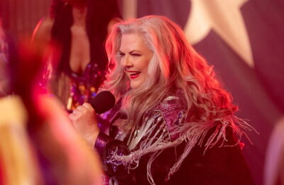 Nu mai încercați să o faceți celebră pe Paula Pell, vedeta din „Fete5eva