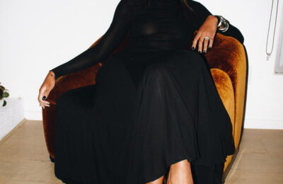 Laura Harrier și Saint Laurent aduc farmecul rock and roll la Oscar Weekend