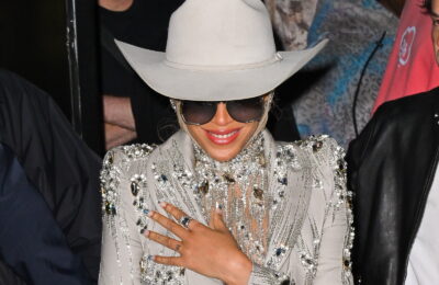 Se pare că Beyoncé nu se poate opri din a purta acest manichiură de cowgirl – Vezi fotografiile
