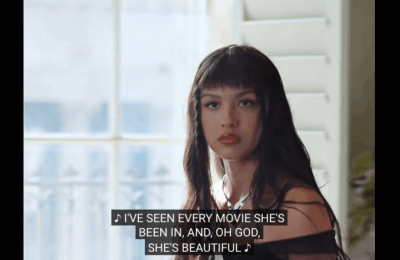 Olivia Rodrigo nu ar putea arăta mai diferit cu bretonul scurt și ciufulit – Vezi video