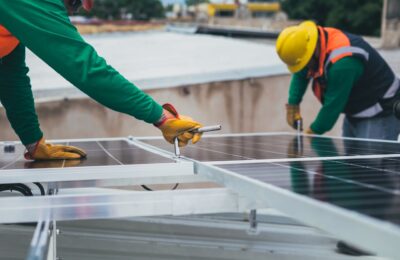 Rolul Invertoarelor Fotovoltaice in Conversia Energiei Solare si Importanta Lor in Investitii Durabile