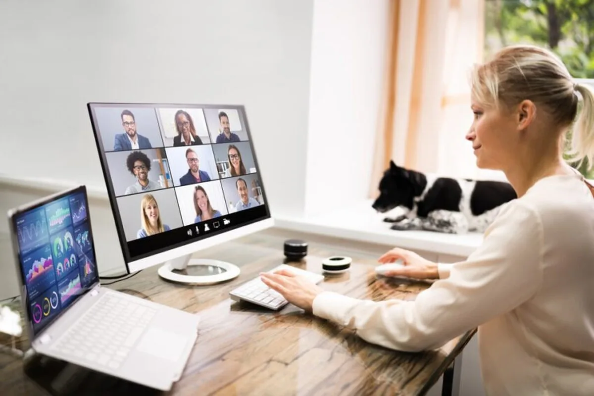 Schimbarea globală către munca la distanță pentru agențiile digitale