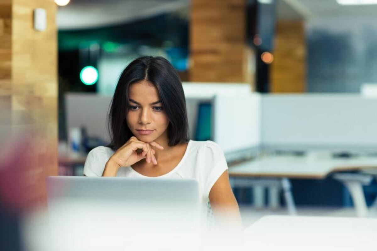 Noi date relevă că generația Z își schimbă peisajul carierei spre freelancing și muncă pe cont propriu