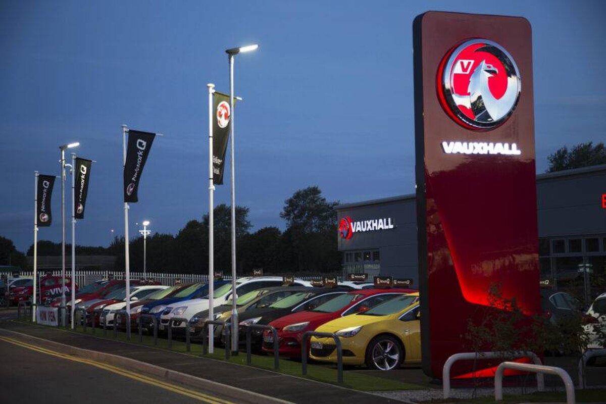 Dragă Rishi, EV-urile sunt încă prea scumpe și britanicii vor începe să le cumpere doar dacă faci 3 lucruri, spune șeful Vauxhall