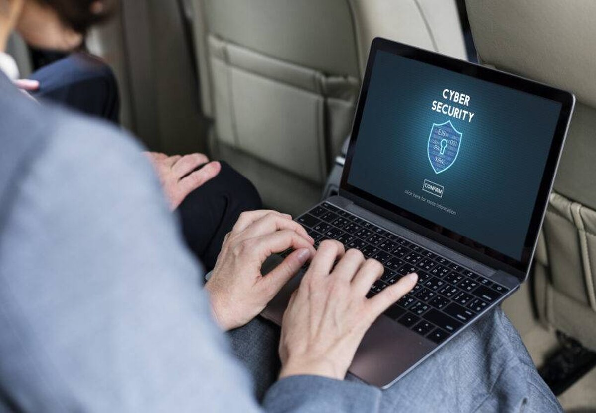 Întreprinderile britanice se luptă să țină pasul cu amenințările cibernetice, avertizează Microsoft
