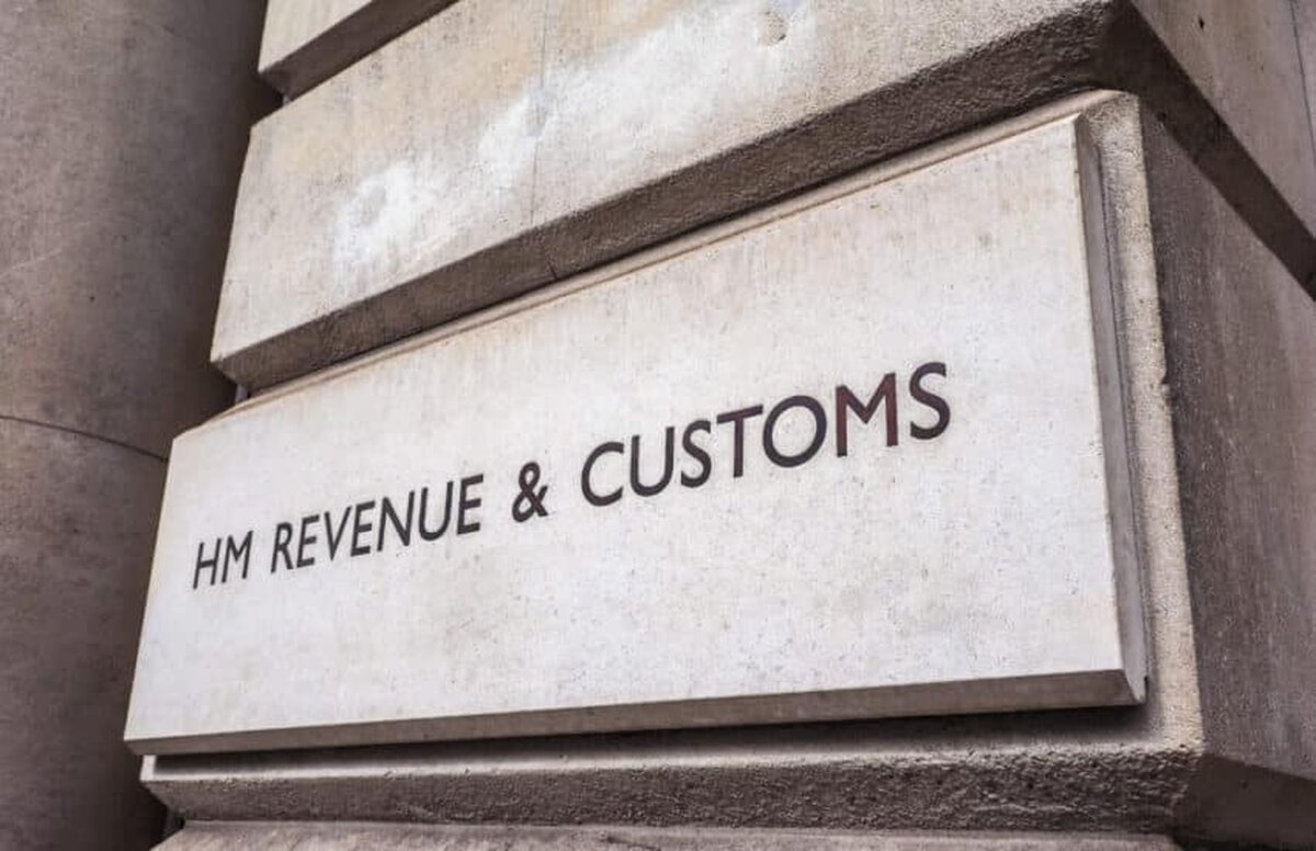 HMRC revine asupra deciziei de a închide linia telefonică de asistență telefonică
