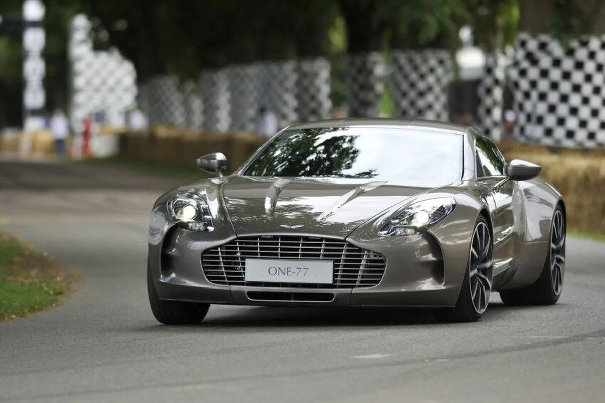 Aston Martin îl recrutează pe directorul general de la rivalul Bentley