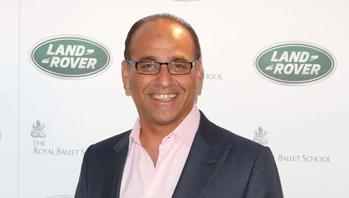 Theo Paphitis îndeamnă guvernul să închidă portița fiscală care ajută giganții fast fashion