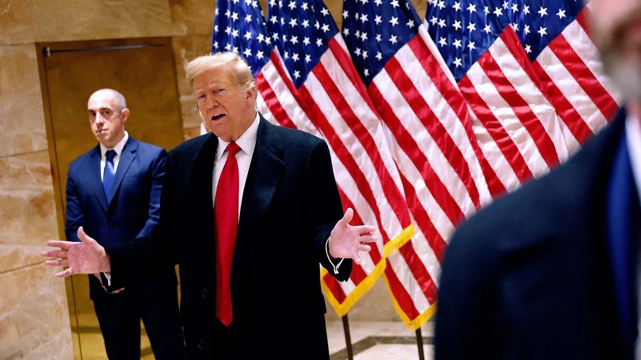 Făcându-i cu ochiul, Donald Trump este anunțat că procesul său penal va începe luna viitoare