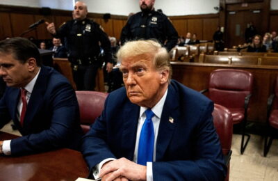 Inculpatul Trump nu îl ajută pe candidatul Trump