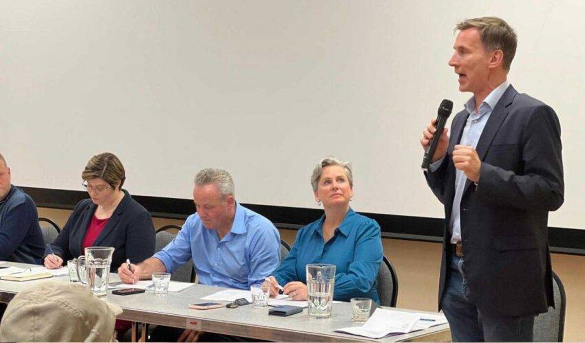 Hunt critică oferta lui Thames Water de a crește facturile pe fondul eșecurilor