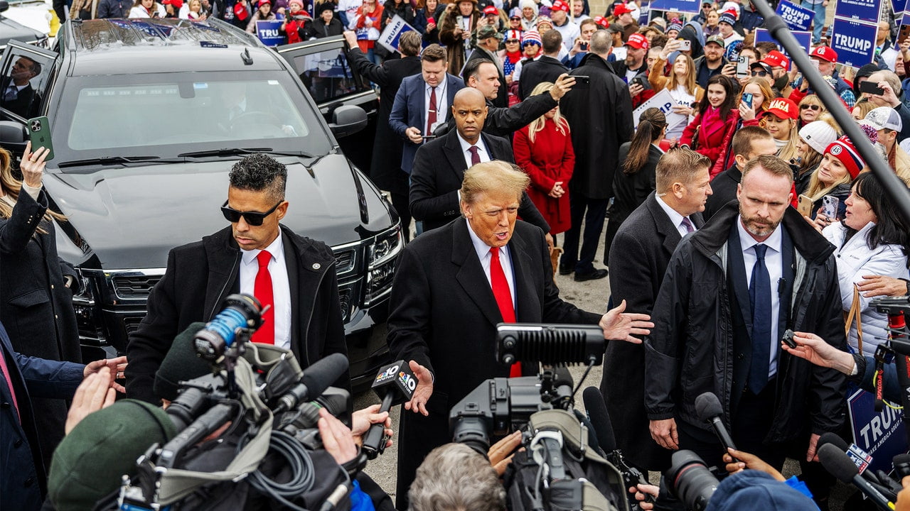 Campania lui Trump refuză acreditările de presă mai multor jurnaliști