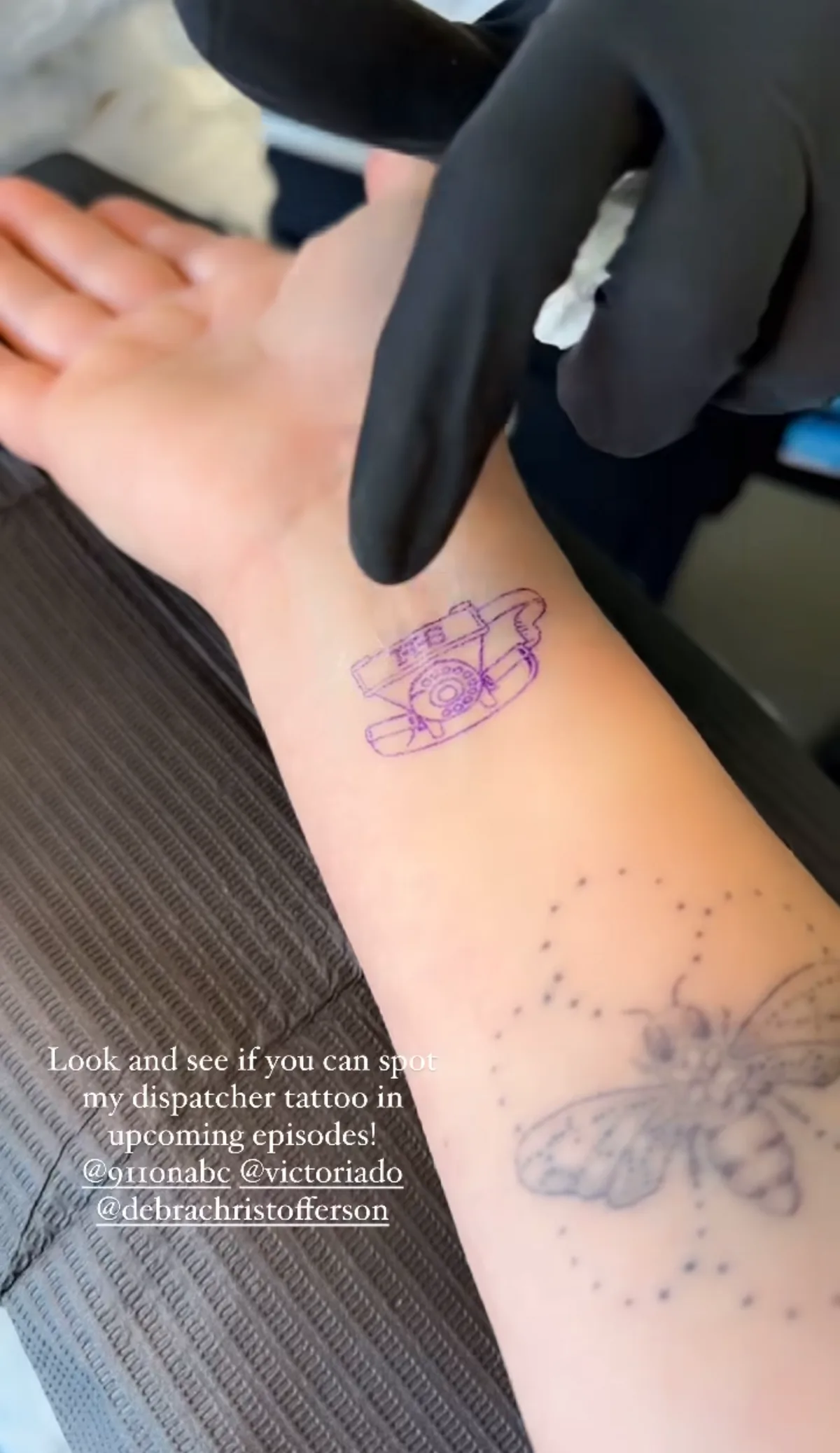 Noul tatuaj delicat al lui Jennifer Love Hewitt este un omagiu adorabil pentru „9-1-1” – Vezi poze