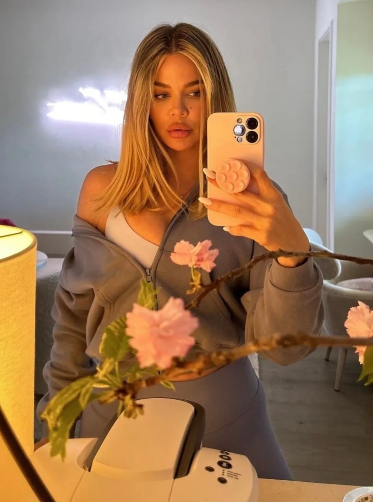 Khloé Kardashian a spus Adio părului super lung – Vezi foto