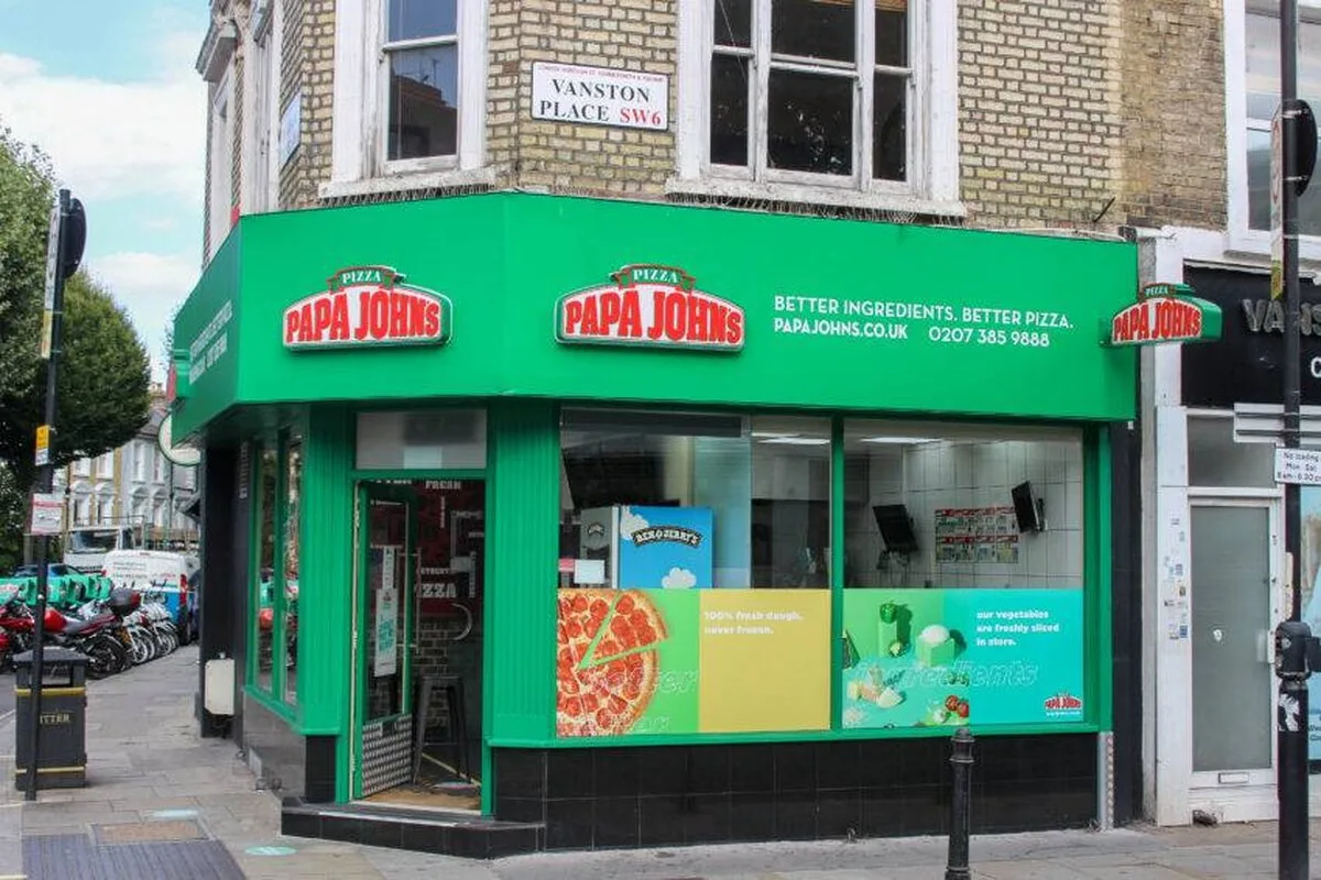 Papa John’s Pizza va închide aproape o zecime din locațiile din Marea Britanie