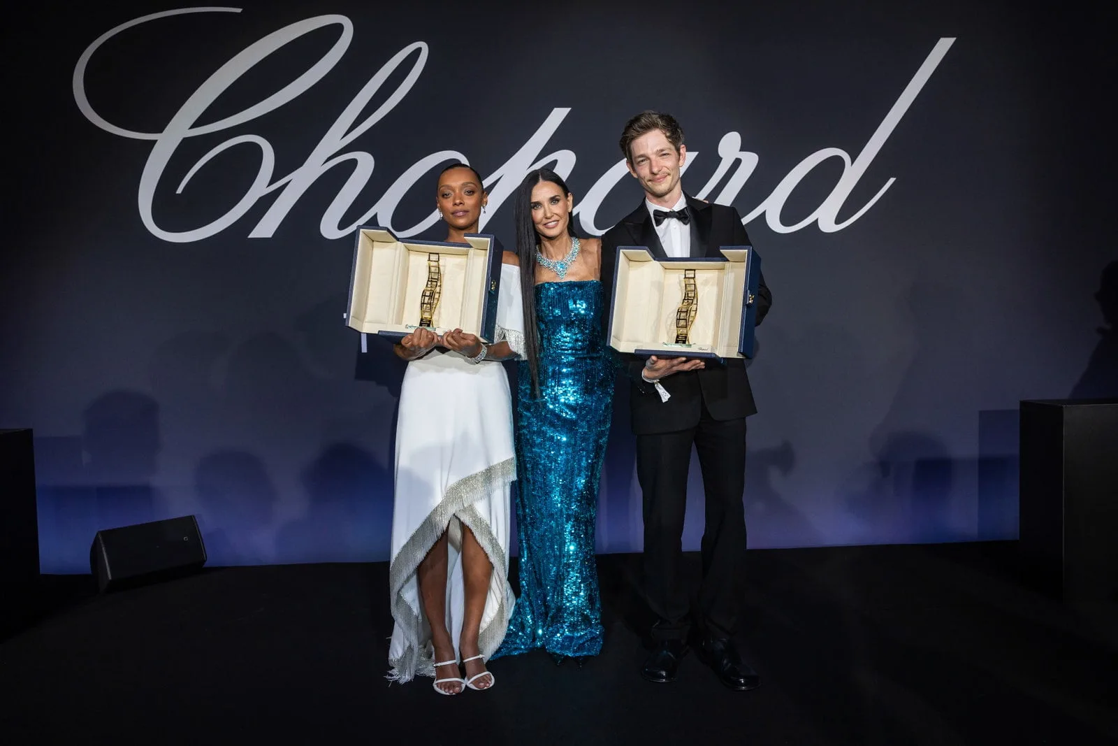 La Cannes, Demi Moore închină pentru Mike Faist, Sophie Wilde și o nouă generație de vedete
