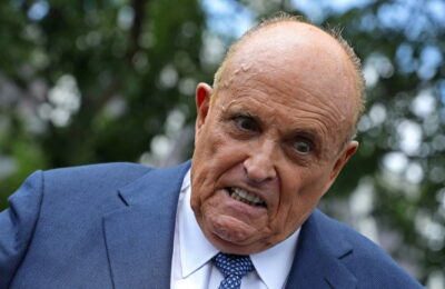 Rudy Giuliani, care a intrat în faliment anul trecut, nu se poate descurca cu un buget de 43.000 de dolari pe lună
