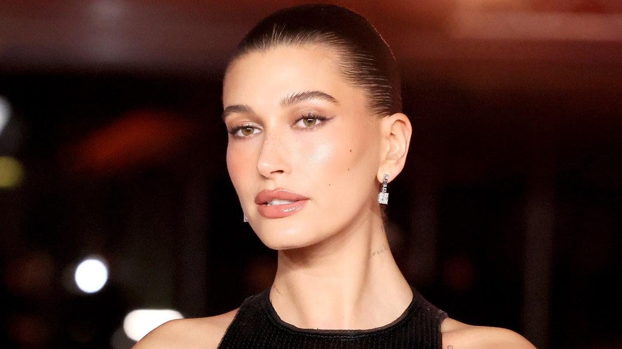 Hailey Bieber și-a anunțat sarcina purtând unghii de gogoașă glazurată, bineînțeles – Vezi poze