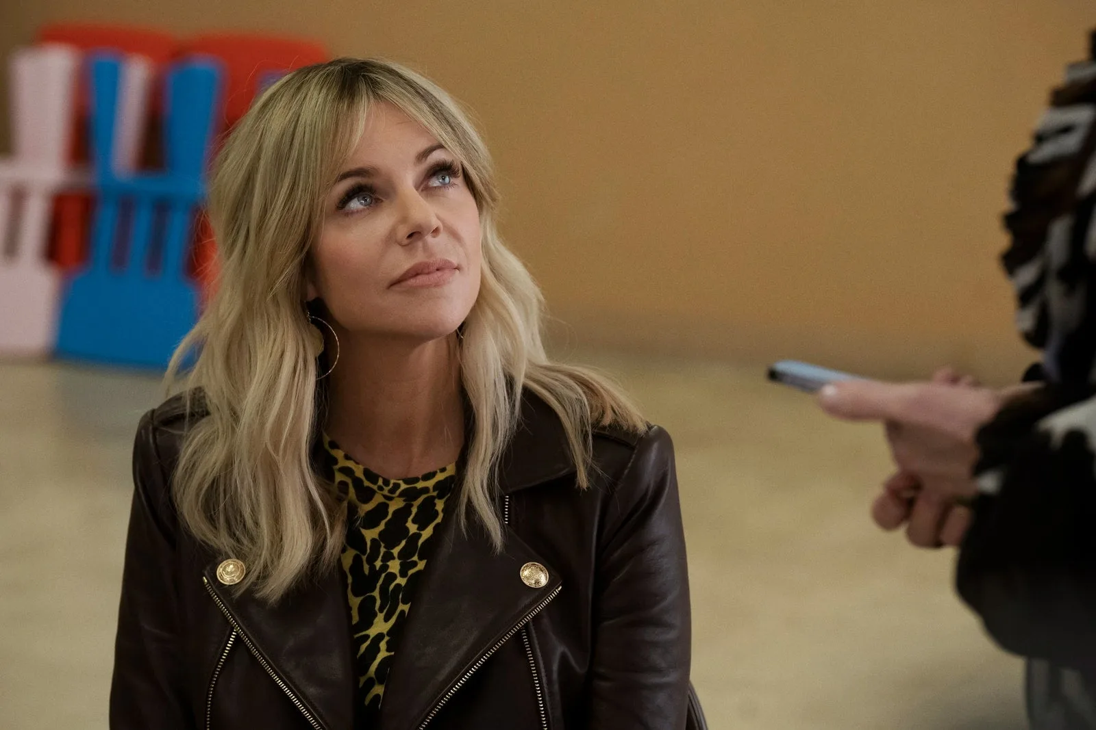 În „Hacks”, gluma este pe Kaitlin Olson. Ea este foarte mulțumită de asta