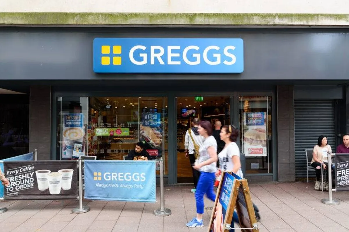 Greggs se confruntă cu presiuni asupra marjelor de profit pe fondul creșterii costurilor salariale