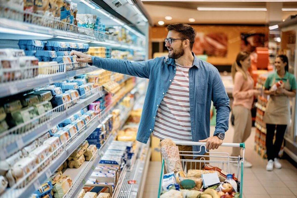 Scăderea presiunii asupra prețurilor din magazine a stârnit speranțe pentru posibile reduceri de rate