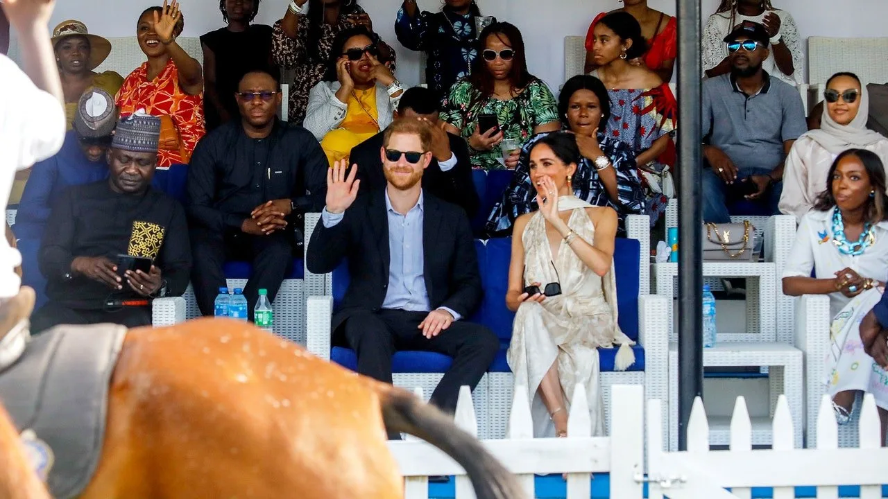Meghan Markle și Prințul Harry își petrec ultima zi în Nigeria pe terenul de polo