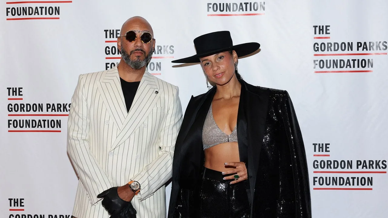 Alicia Keys, Swizz Beatz, Colin Kaepernick, Usher și alții se reunesc pentru a celebra arta și activismul la Gala anuală a Fundației Gordon Parks