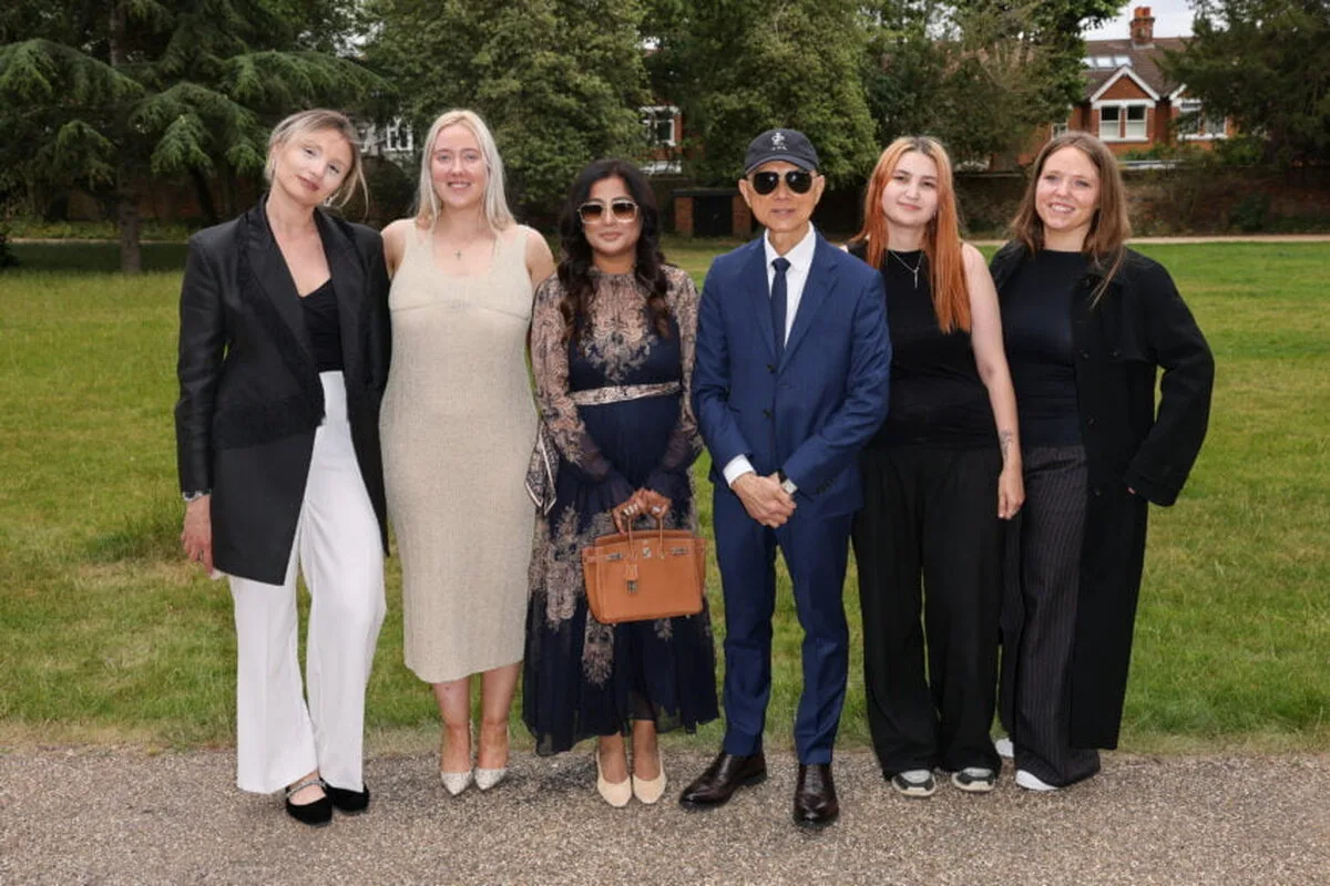 Noii designeri strălucesc la JCA London Fashion Academy Showcase