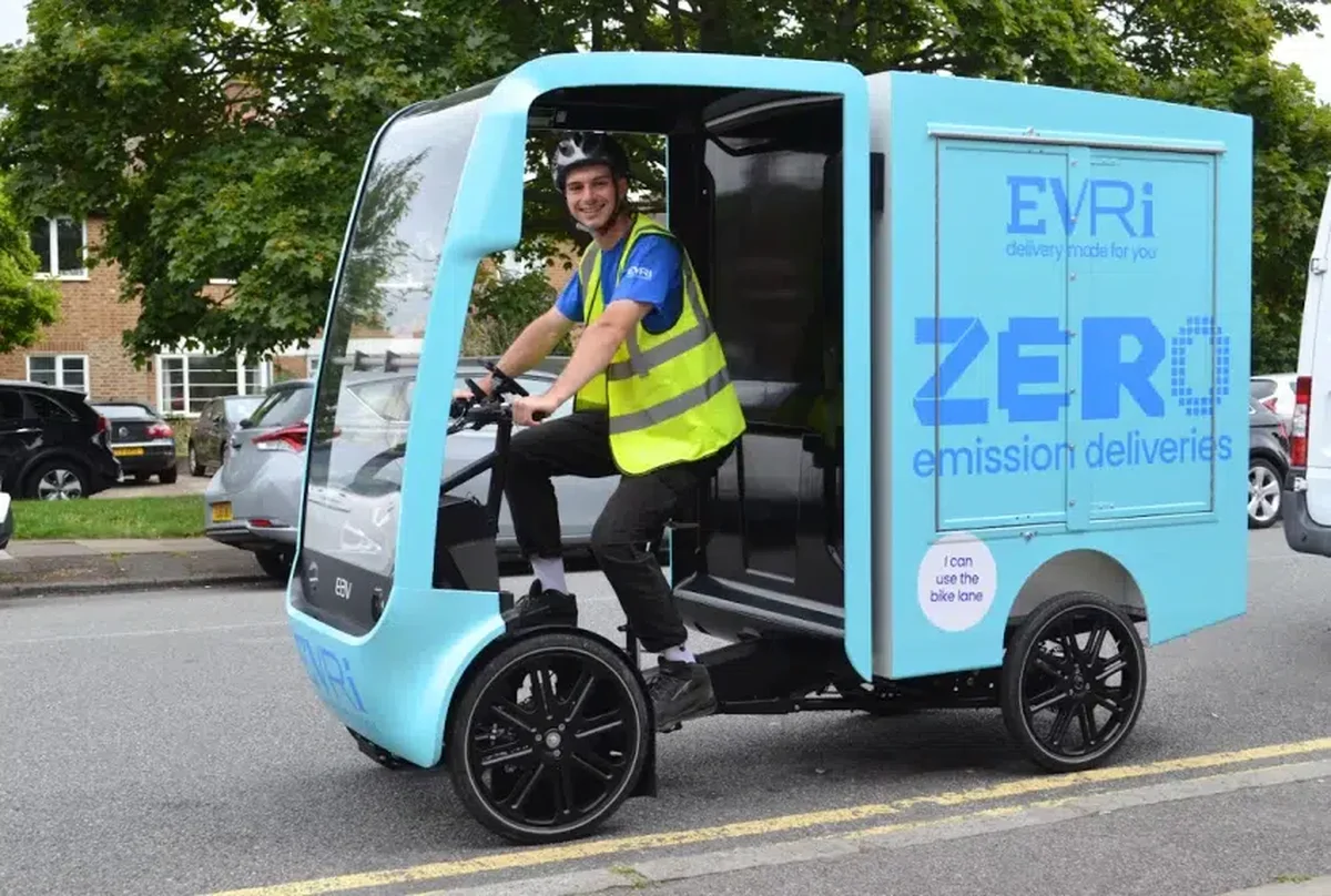 Evri accelerează dezvoltarea durabilă cu o investiție de 19 milioane de lire sterline în bicicletele E-Cargo